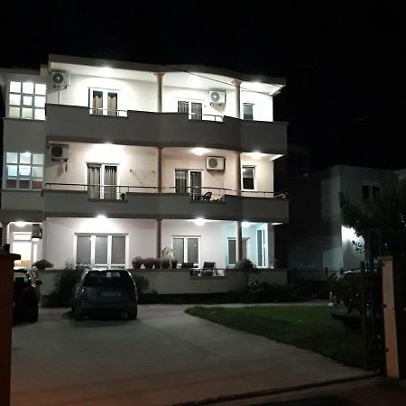 Apartment Family Ulcinj Exterior foto